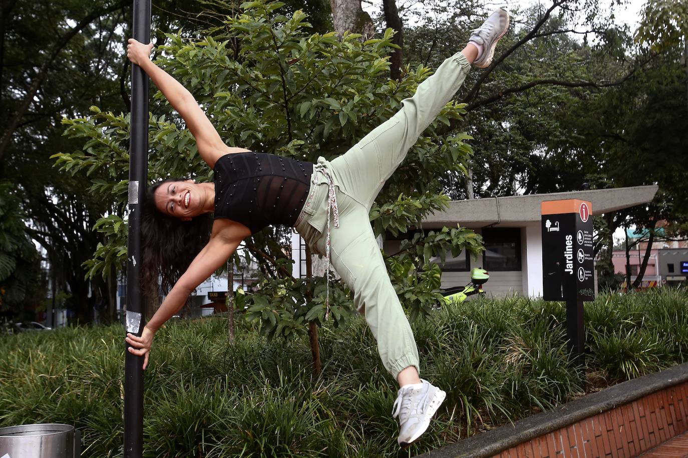 Fotos: &#039;Pole dance&#039; de calle