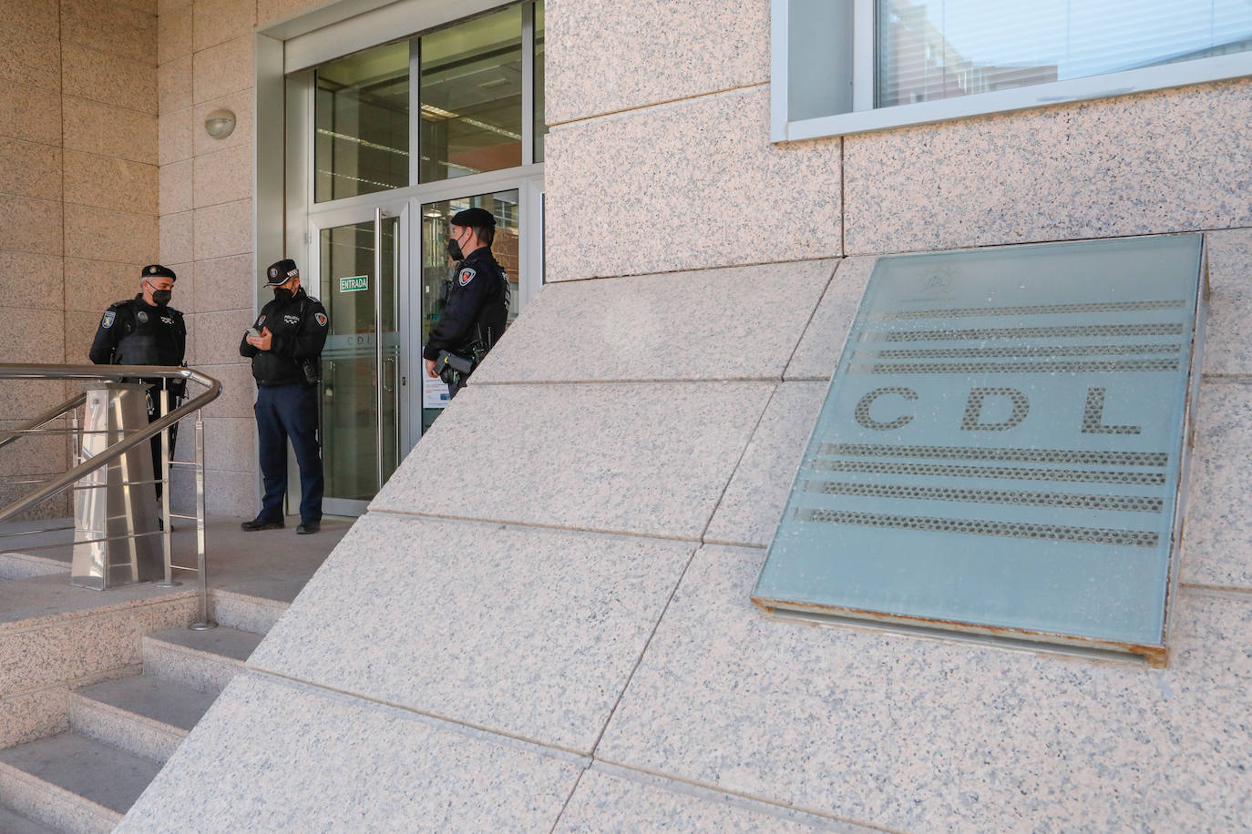 Fotos: El Pleno de Lorca aprueba la moción que afecta a la distancia de las granjas porcinas