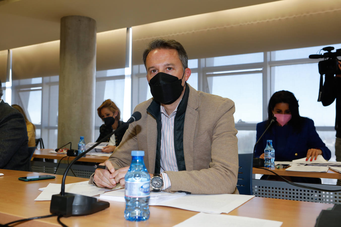 Fotos: El Pleno de Lorca aprueba la moción que afecta a la distancia de las granjas porcinas