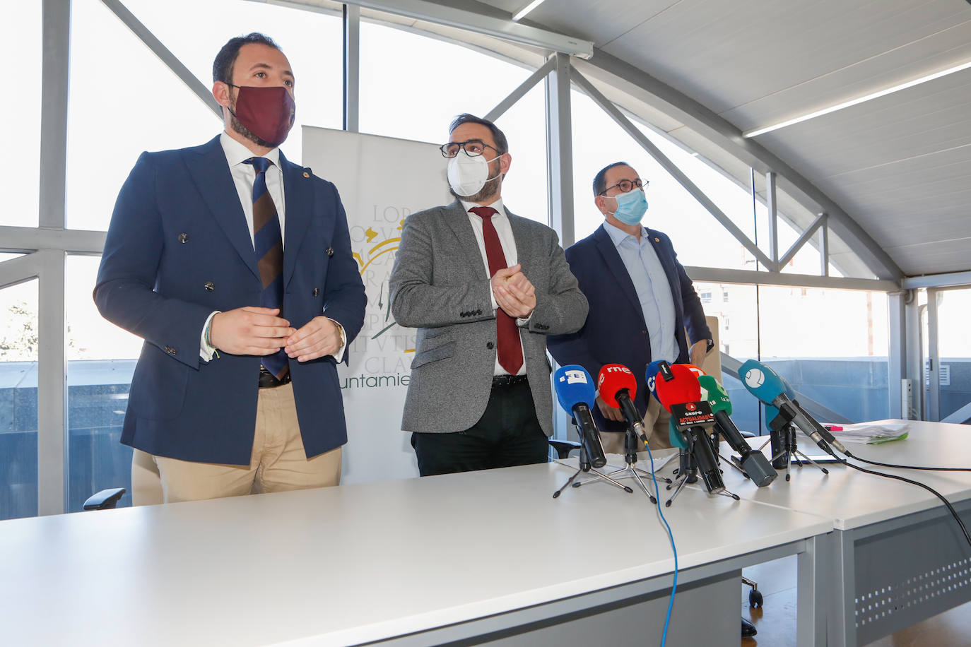 Fotos: El Pleno de Lorca aprueba la moción que afecta a la distancia de las granjas porcinas