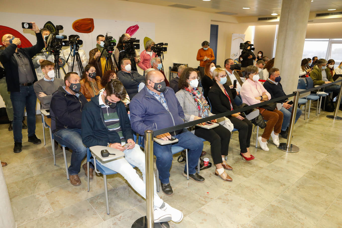 Fotos: El Pleno de Lorca aprueba la moción que afecta a la distancia de las granjas porcinas