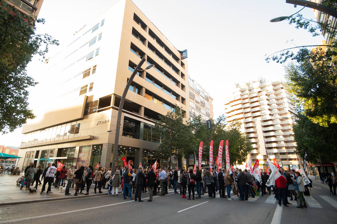 Fotos: Los trabajadores de CaixaBank se lanzan a la calle