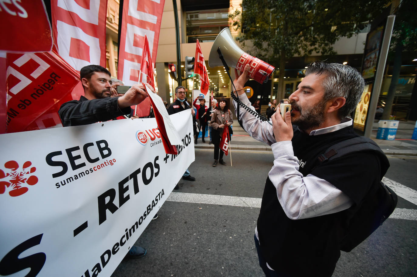 Fotos: Los trabajadores de CaixaBank se lanzan a la calle