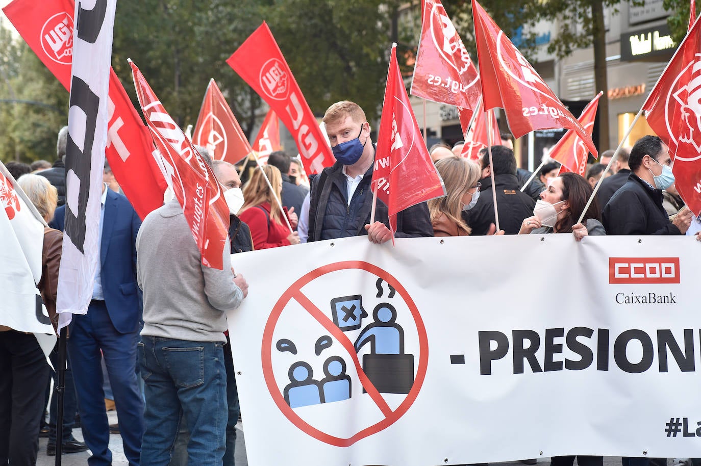 Fotos: Los trabajadores de CaixaBank se lanzan a la calle