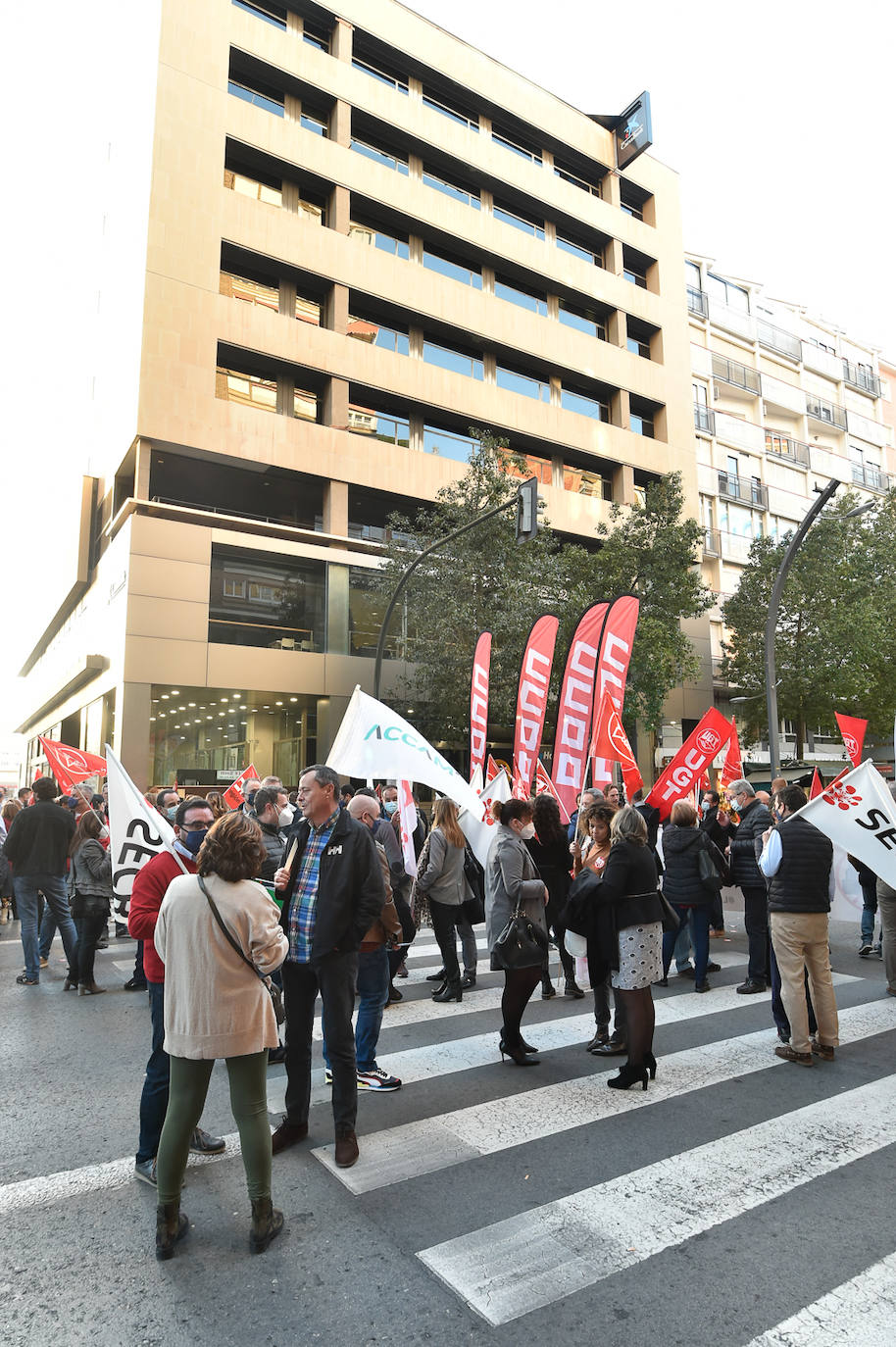 Fotos: Los trabajadores de CaixaBank se lanzan a la calle