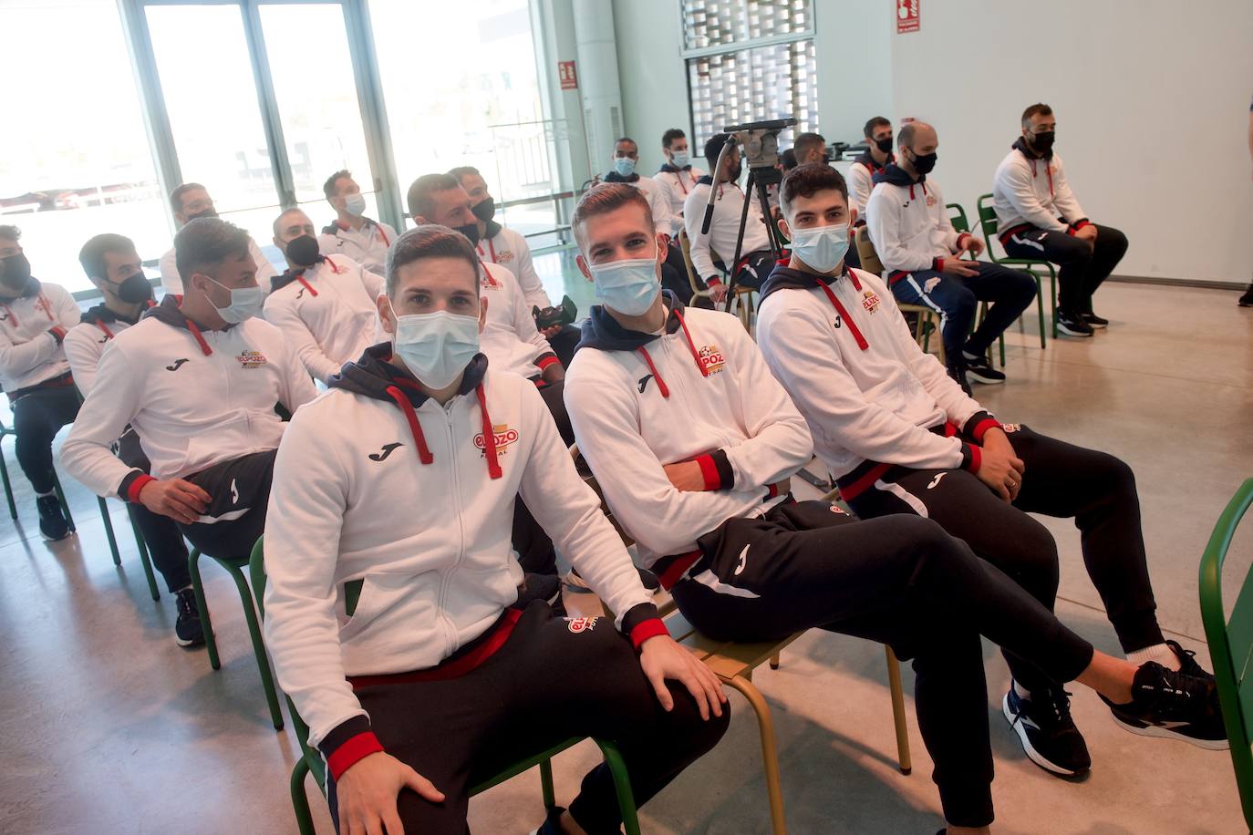 Fotos: ElPozo visita las instalaciones de Estrella de Levante