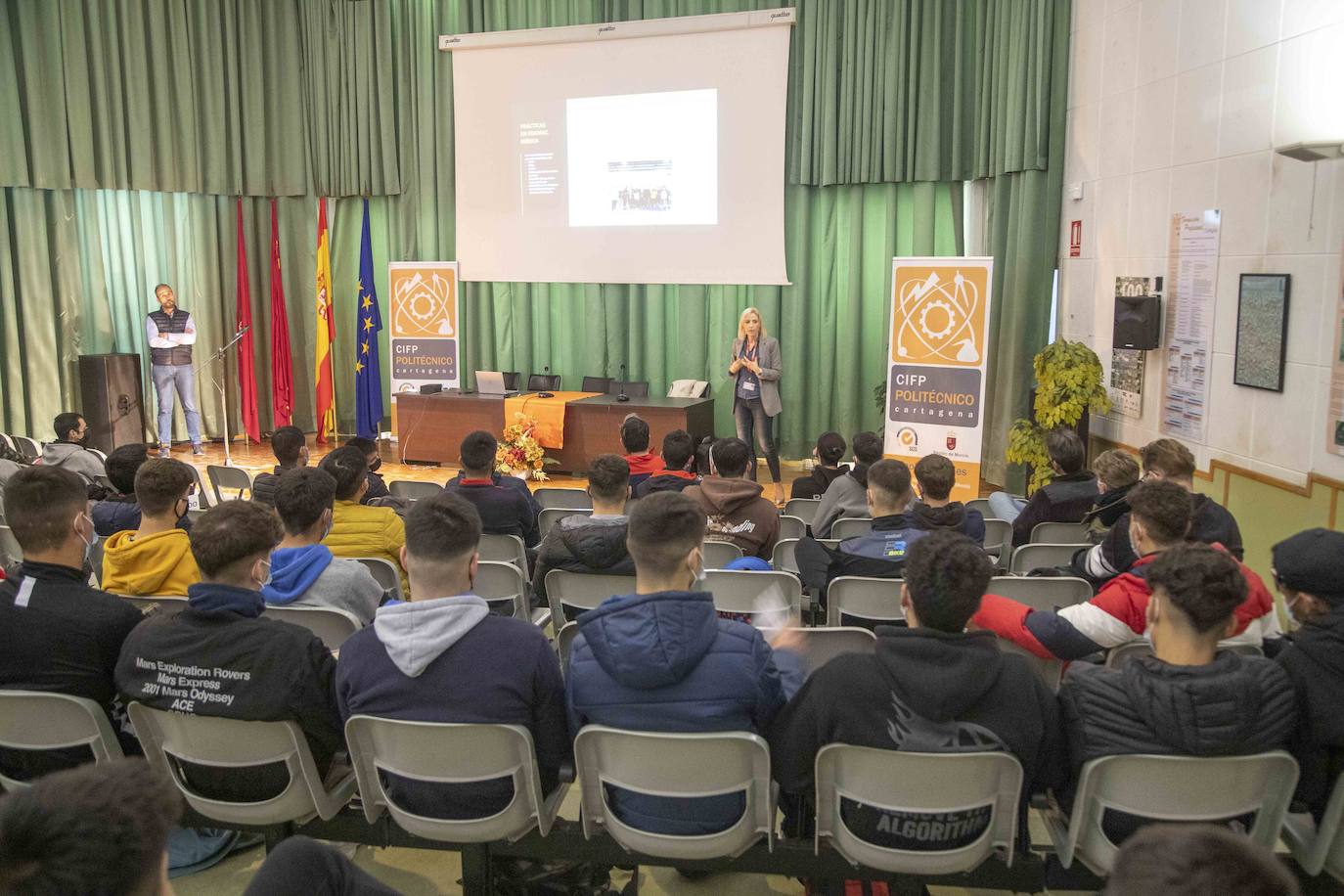 Fotos: El Politécnico de Cartagena estrena un aula con las últimas tecnologías digitales