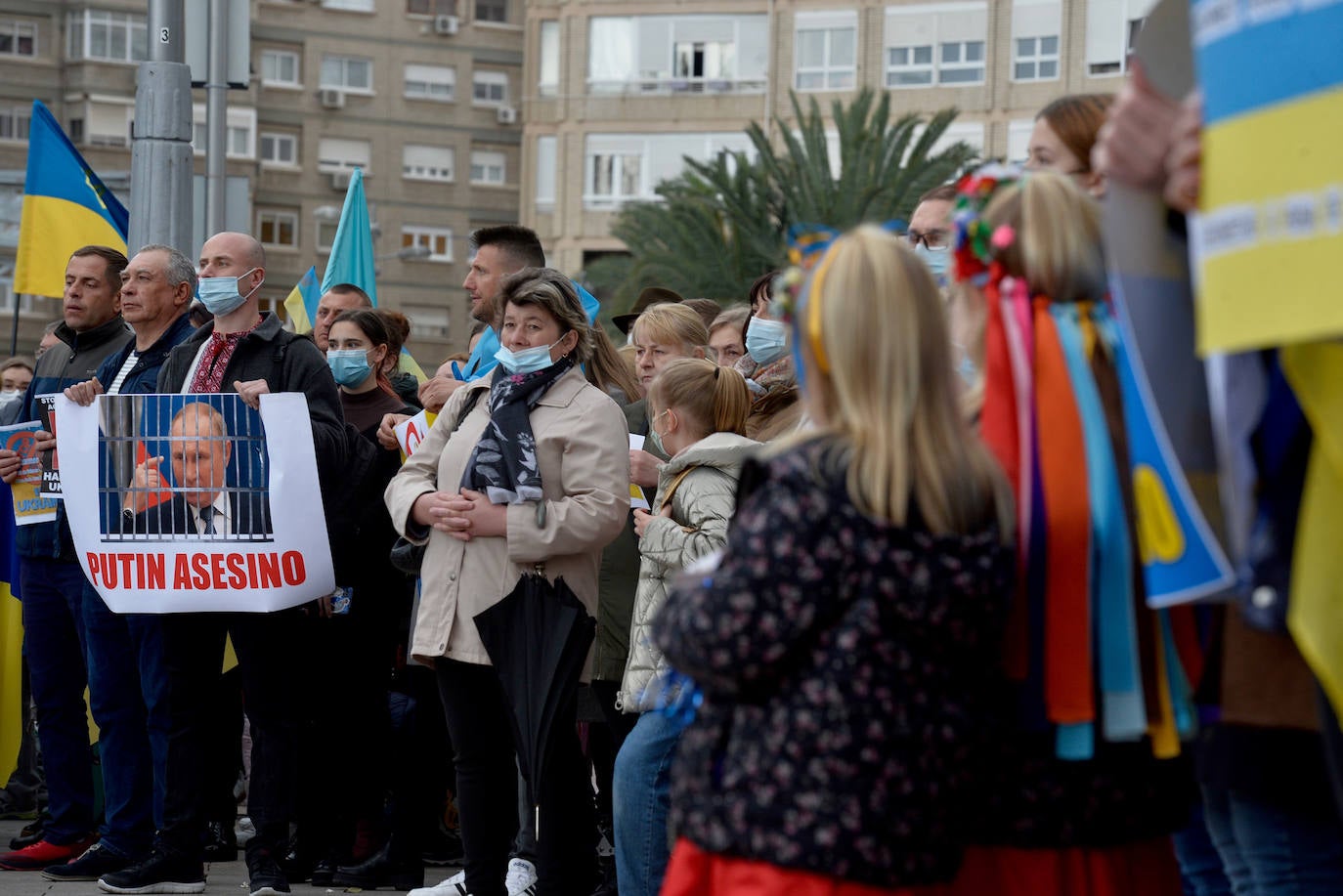 Fotos: Manifestación de ucranianos en Murcia contra la invasión rusa