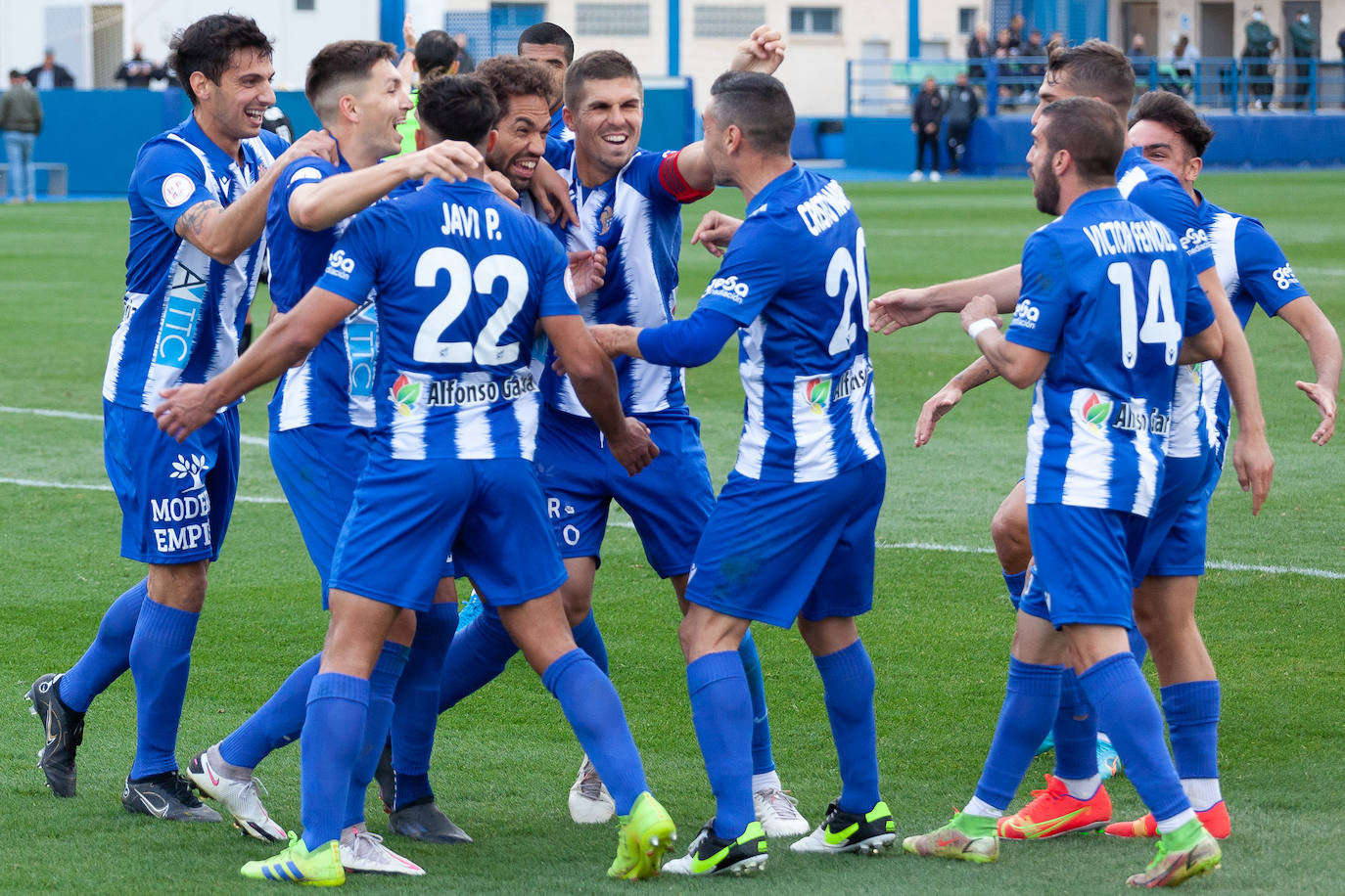 Fotos: El Águilas despierta contra el Mar Menor