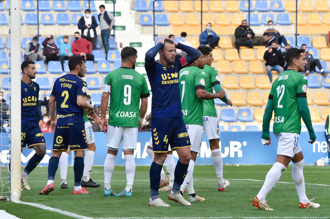 Fotos: La derrota del UCAM contra el San Fernando, en imágenes