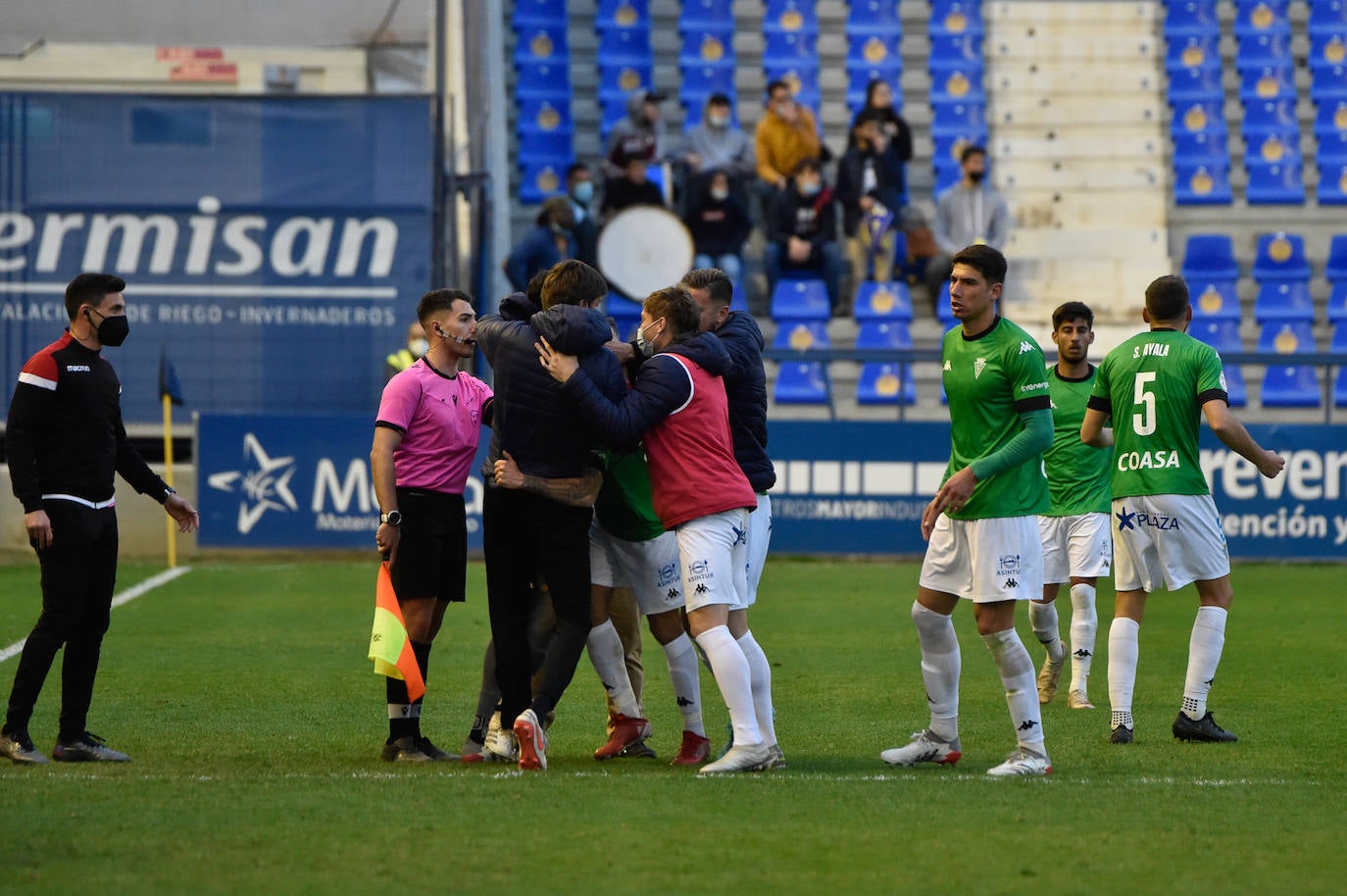 Fotos: La derrota del UCAM contra el San Fernando, en imágenes