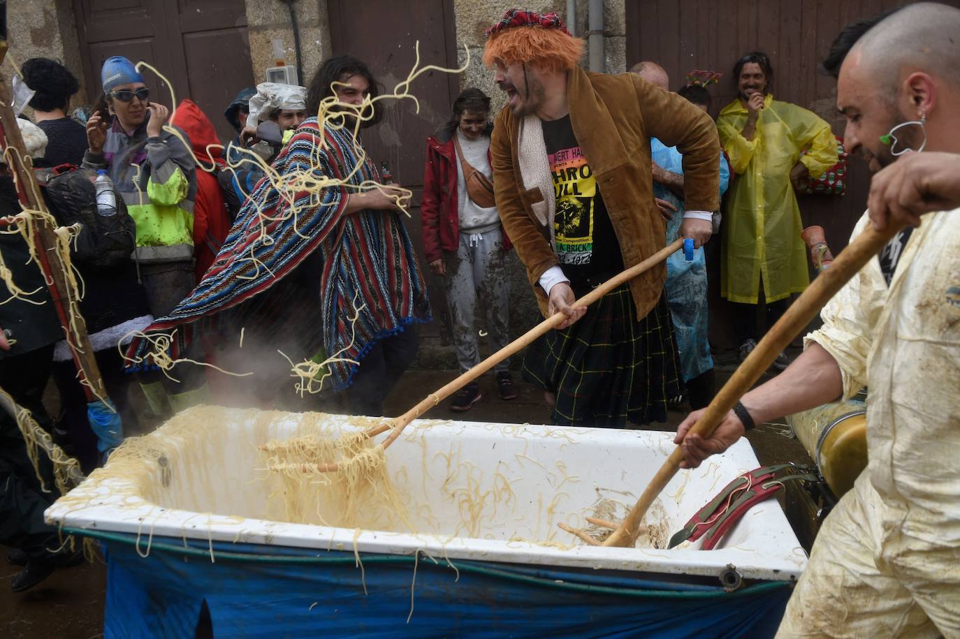 Fotos: Laza recupera las hormigas rabiosas