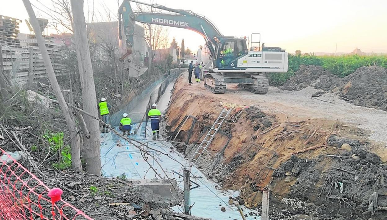Estado que presentaban ayer las obras de entubamiento. 