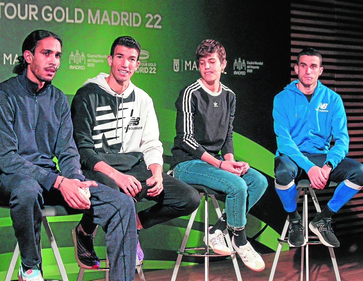 De izquierda a derecha, Mohamed Katir, Adel Mechaal, Marta Pérez y Mariano García, en la presentación oficial del Meeting Villa de Madrid, última parada del World Athletics Indoor Tour, ayer. 