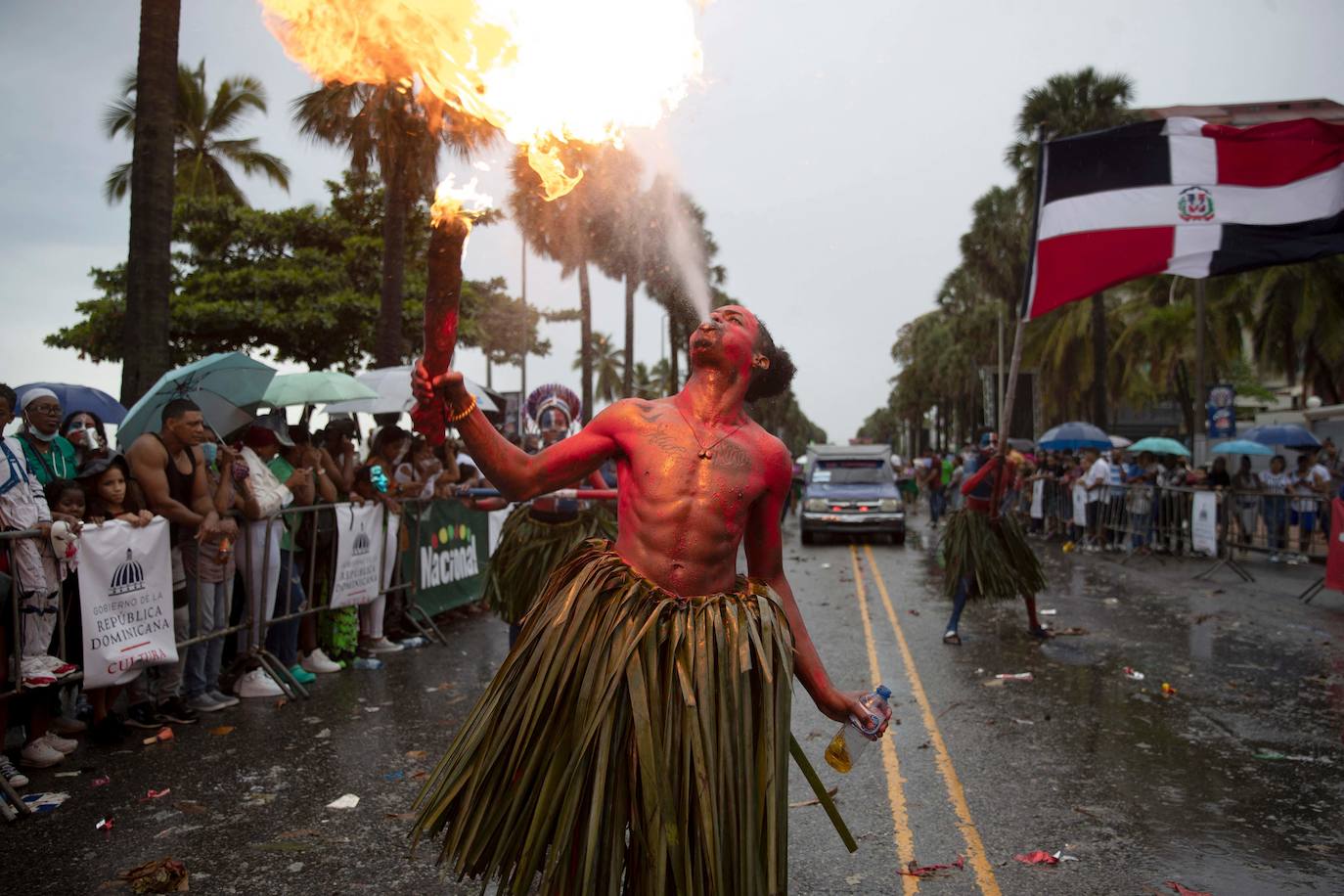 Fotos: Colorido y entusiasmo contra la lluvia