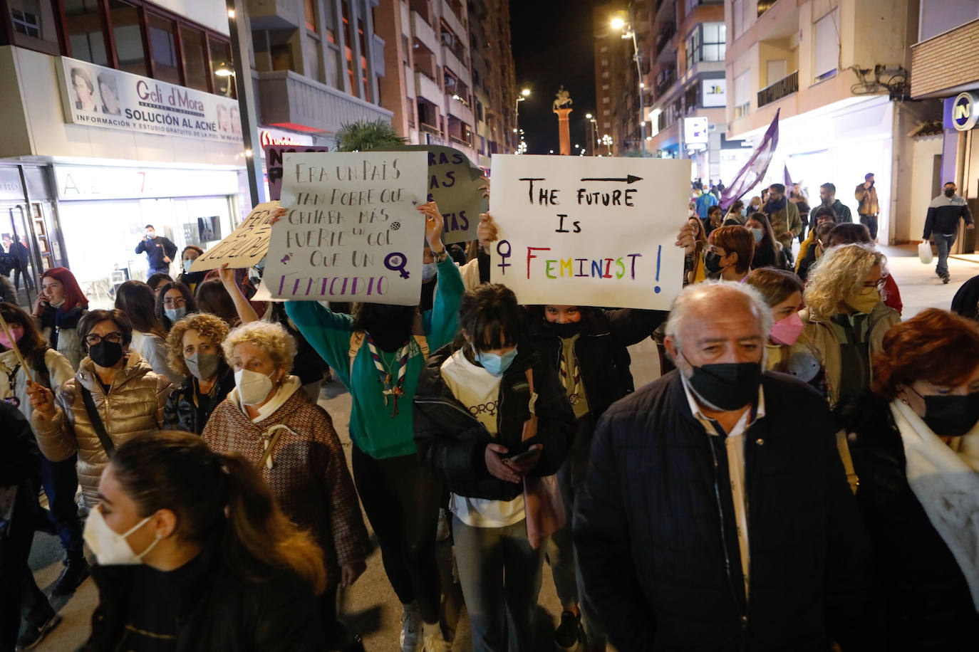 Fotos: La marcha del 8M en Lorca, en imágenes