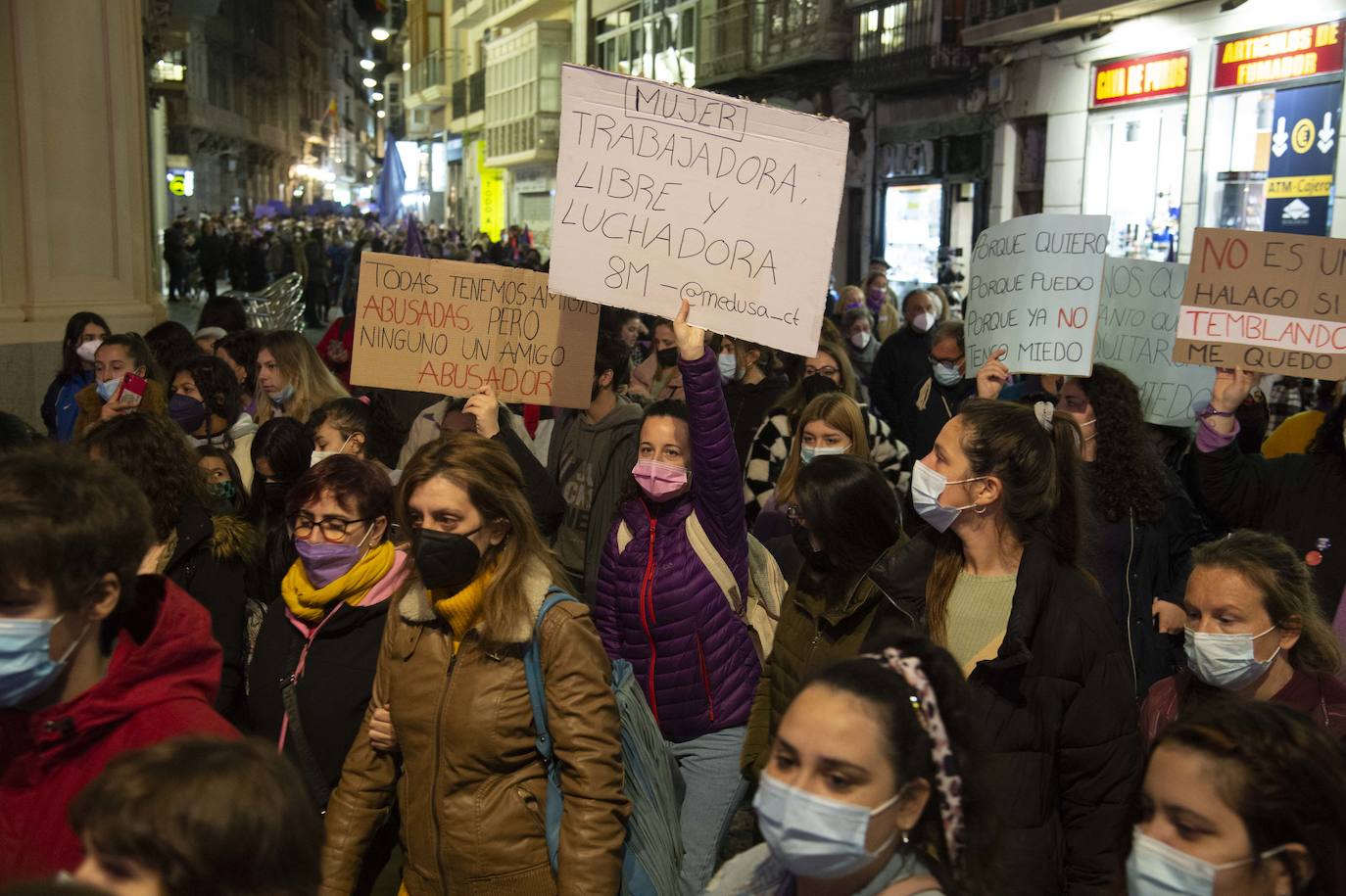 Fotos: Las mujeres se manifiestan en Cartagena