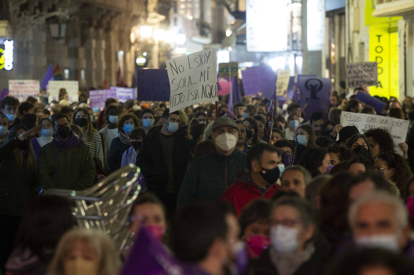 Fotos: Las mujeres se manifiestan en Cartagena