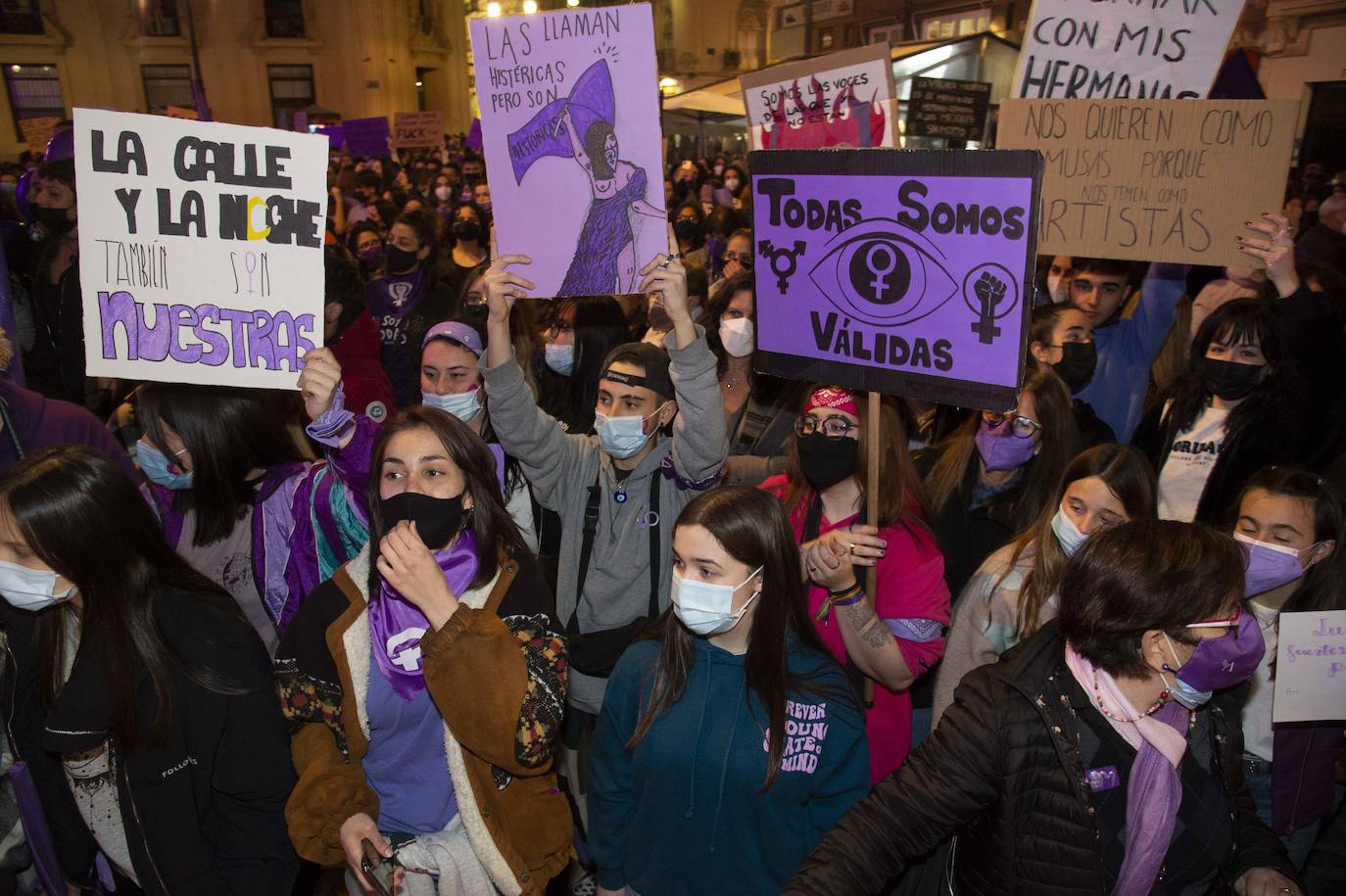 Fotos: Las mujeres se manifiestan en Cartagena