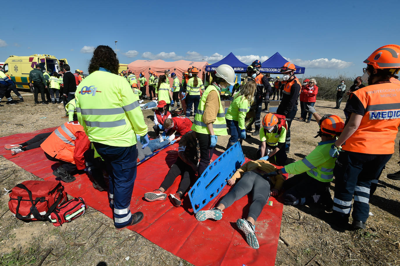 Fotos: Simulacro de accidente aéreo en Corvera para coordinar los servicios implicados en la emergencia