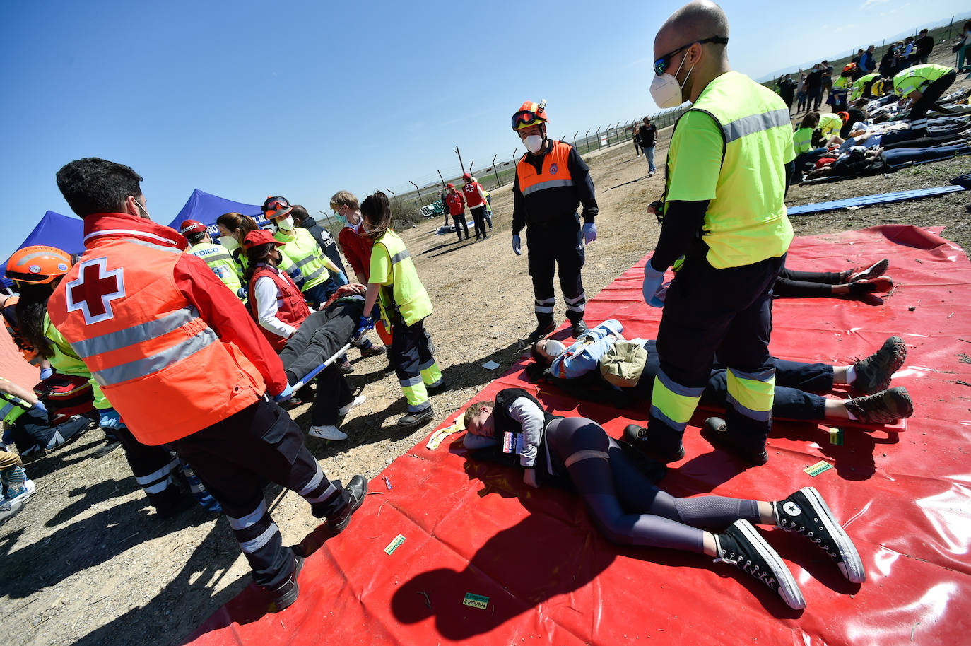 Fotos: Simulacro de accidente aéreo en Corvera para coordinar los servicios implicados en la emergencia