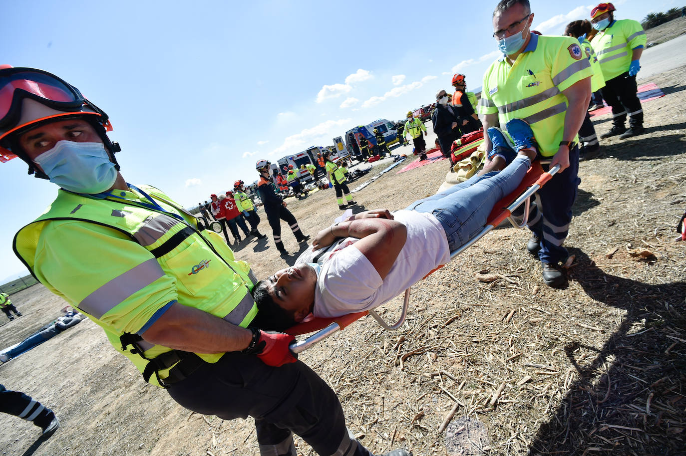 Fotos: Simulacro de accidente aéreo en Corvera para coordinar los servicios implicados en la emergencia