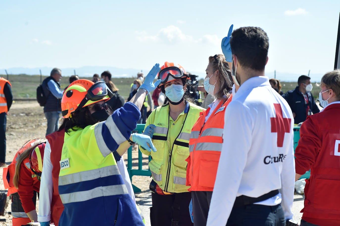 Fotos: Simulacro de accidente aéreo en Corvera para coordinar los servicios implicados en la emergencia