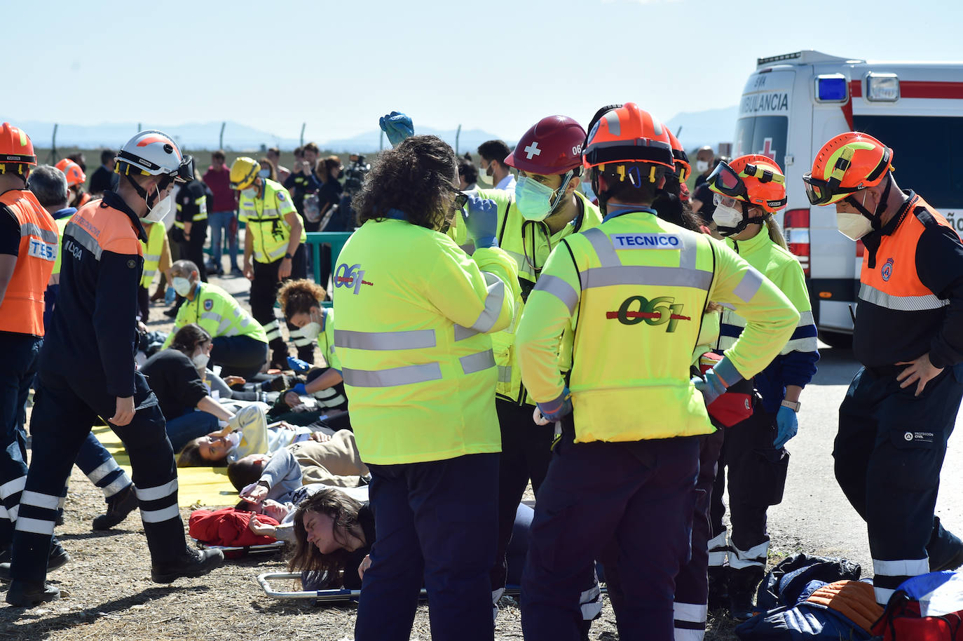 Fotos: Simulacro de accidente aéreo en Corvera para coordinar los servicios implicados en la emergencia