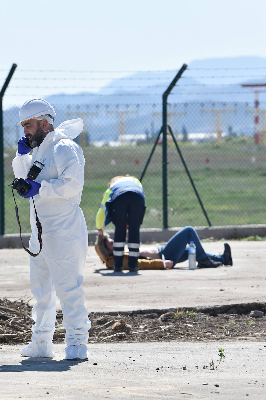 Fotos: Simulacro de accidente aéreo en Corvera para coordinar los servicios implicados en la emergencia