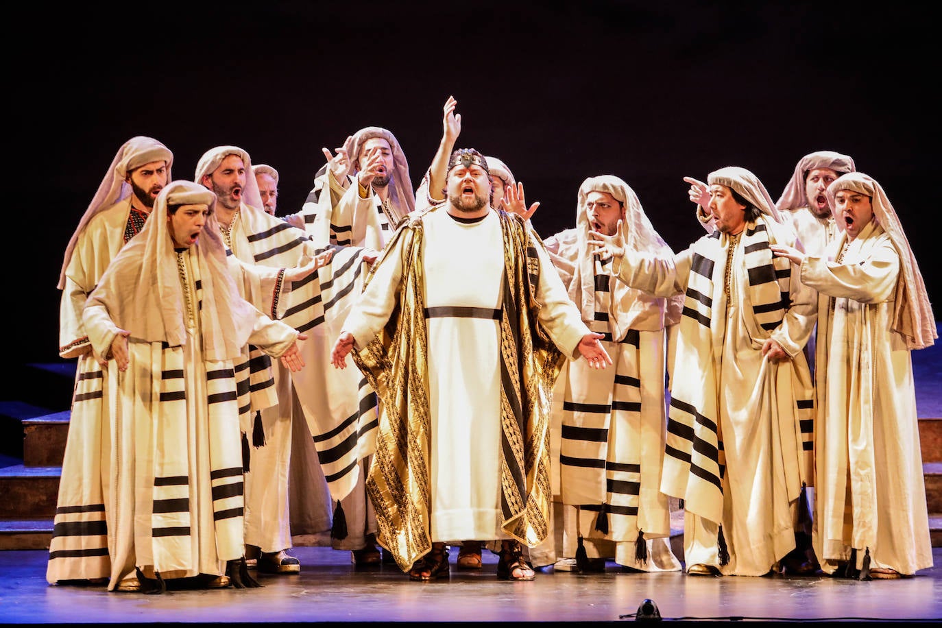 Fotos: Homenaje a Ucrania en el aniversario de &#039;Nabucco&#039; en el teatro Guerra de Lorca