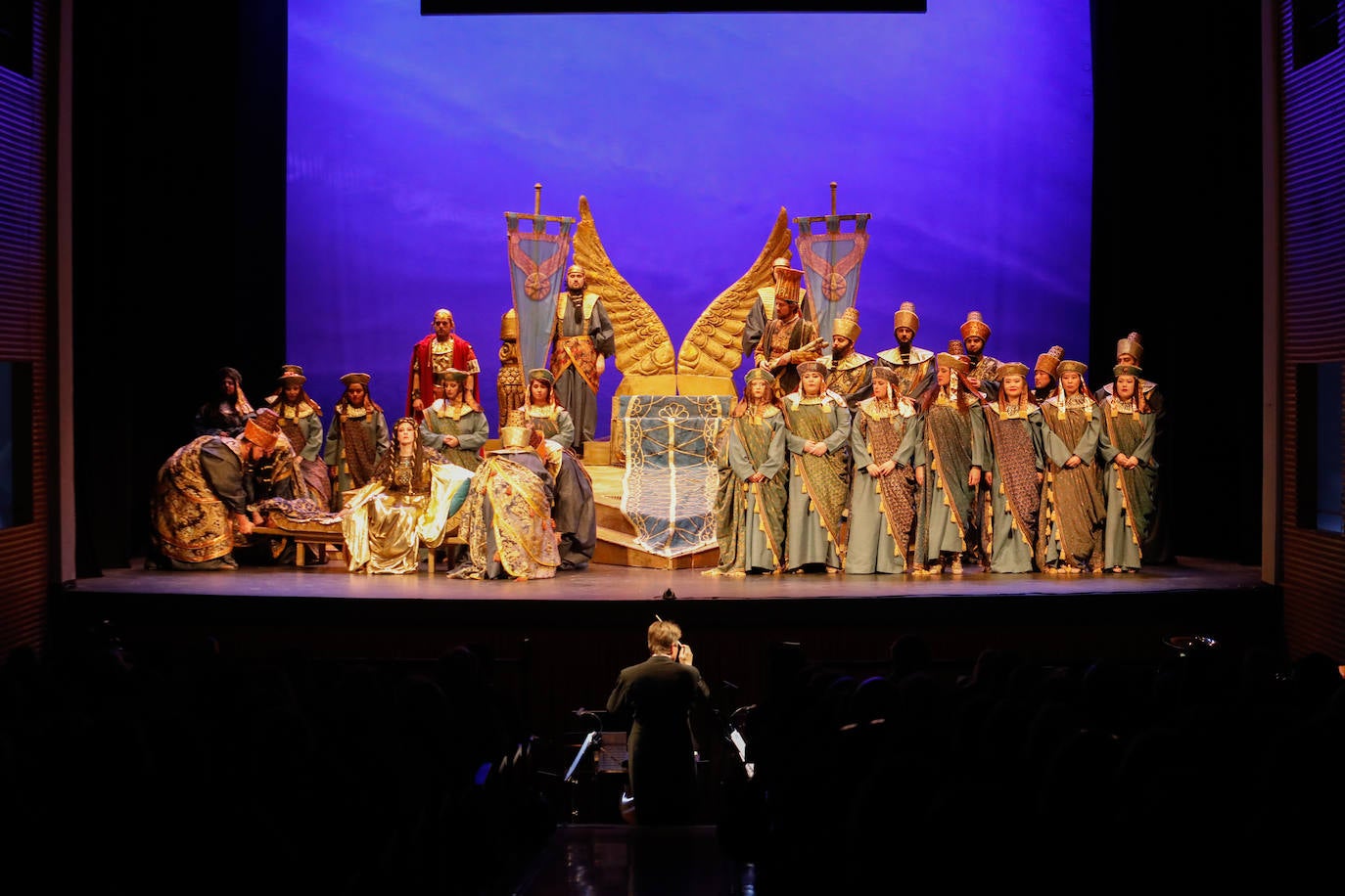 Fotos: Homenaje a Ucrania en el aniversario de &#039;Nabucco&#039; en el teatro Guerra de Lorca