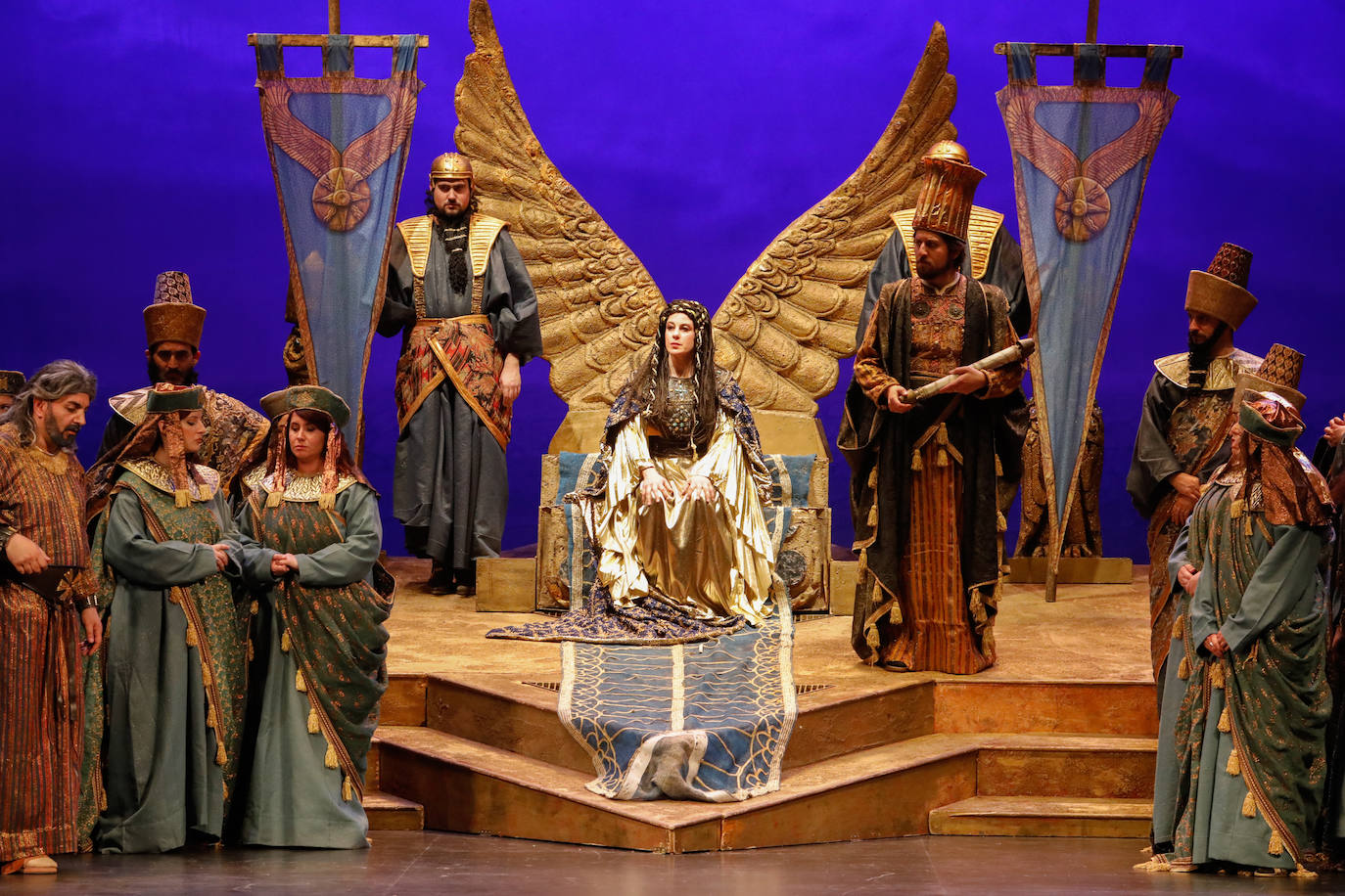 Fotos: Homenaje a Ucrania en el aniversario de &#039;Nabucco&#039; en el teatro Guerra de Lorca