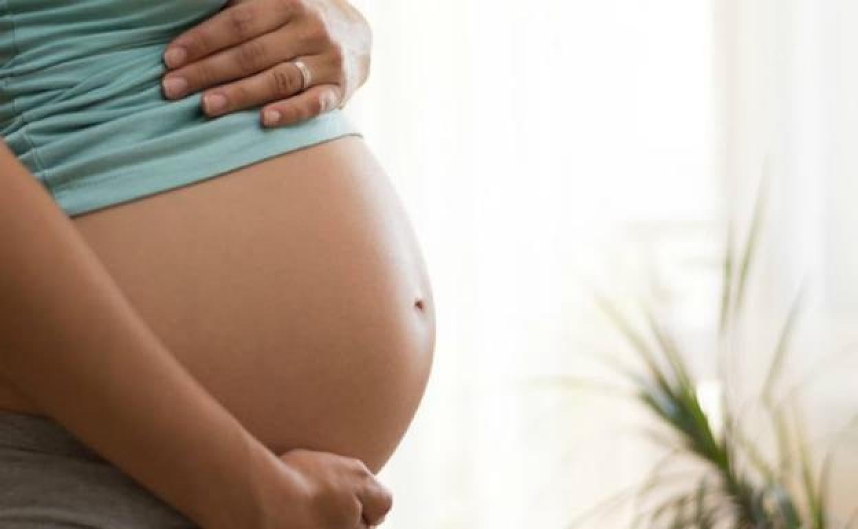 Una mujer embarazada, en una fotografía de archivo.