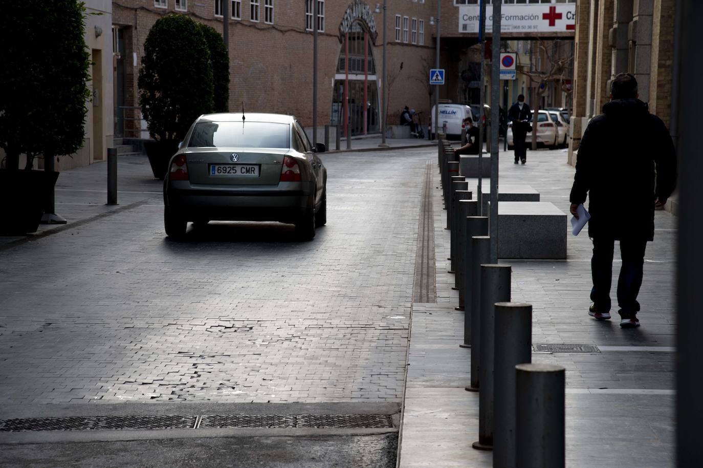 Fotos: Arrecian las quejas por los desperfectos en el pavimento de decenas de calles y plazas de Cartagena