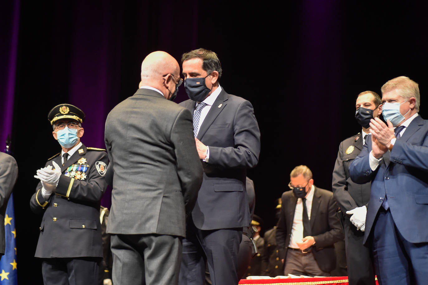 Fotos: Acto institucional del Día de San Patricio en el Teatro Romea de Murcia