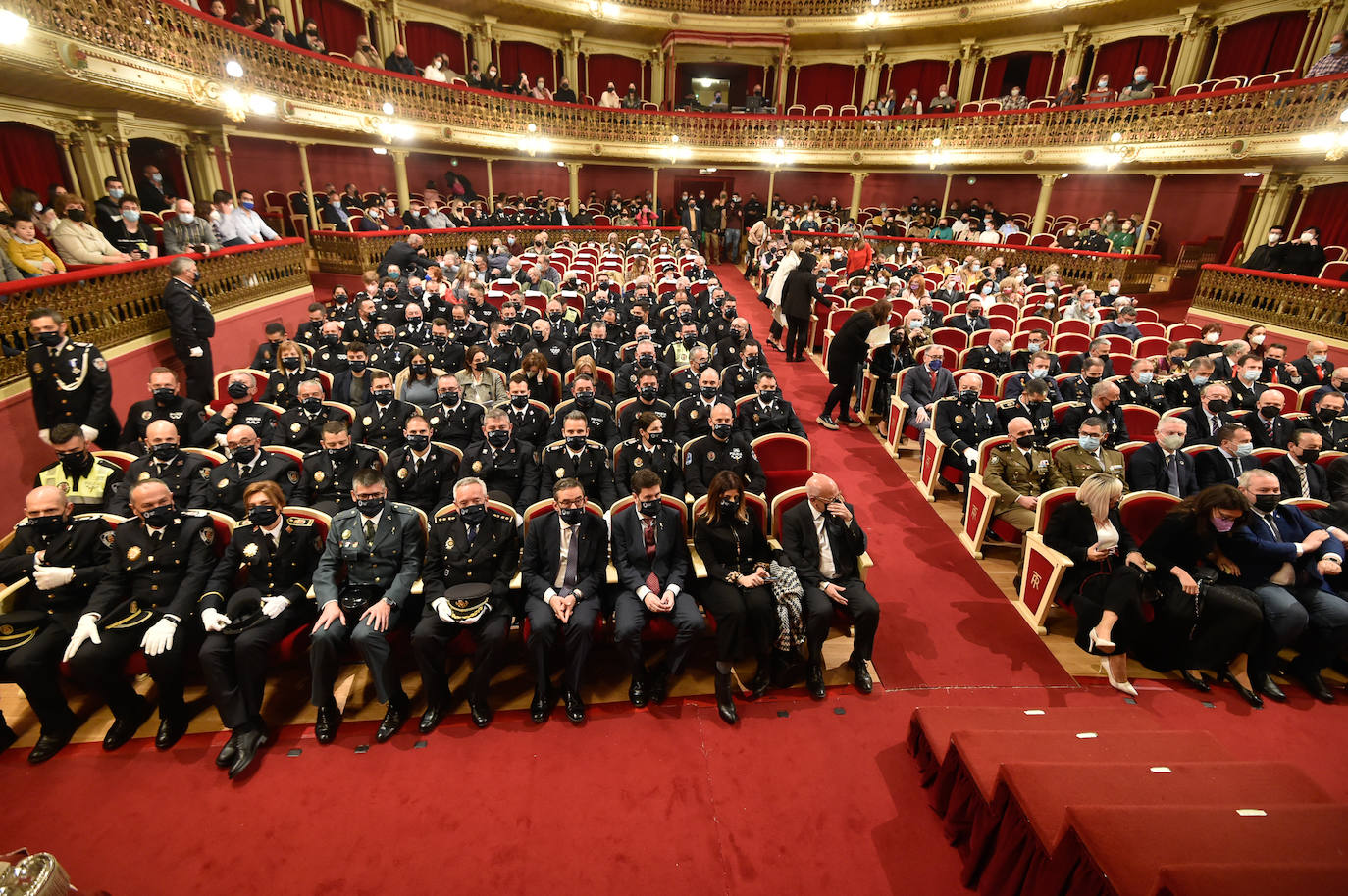 Fotos: Acto institucional del Día de San Patricio en el Teatro Romea de Murcia