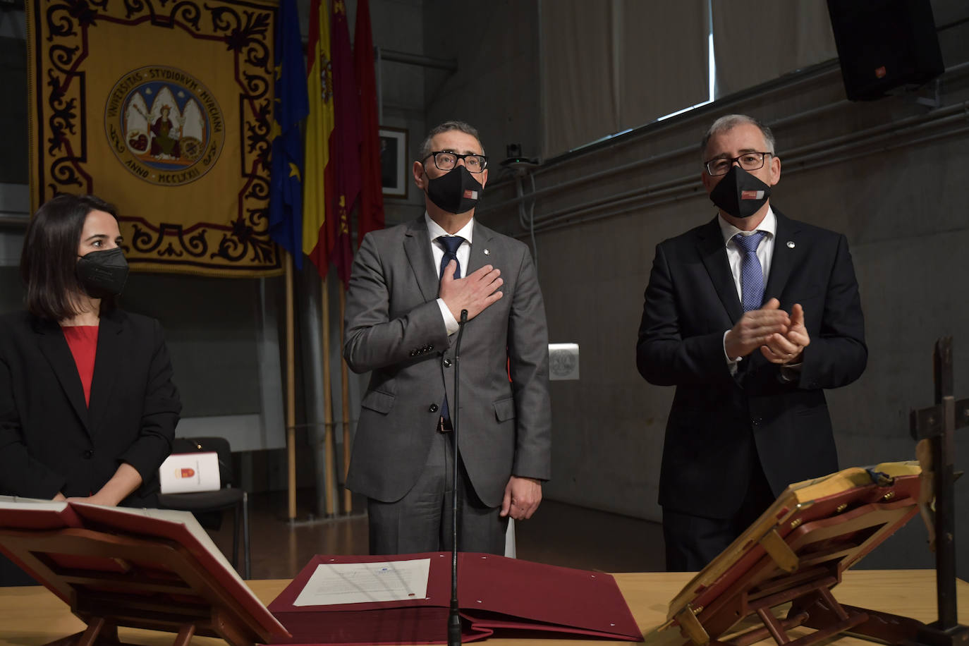 Fotos: La toma de posesión de Luján como rector de la UMU, en imágenes