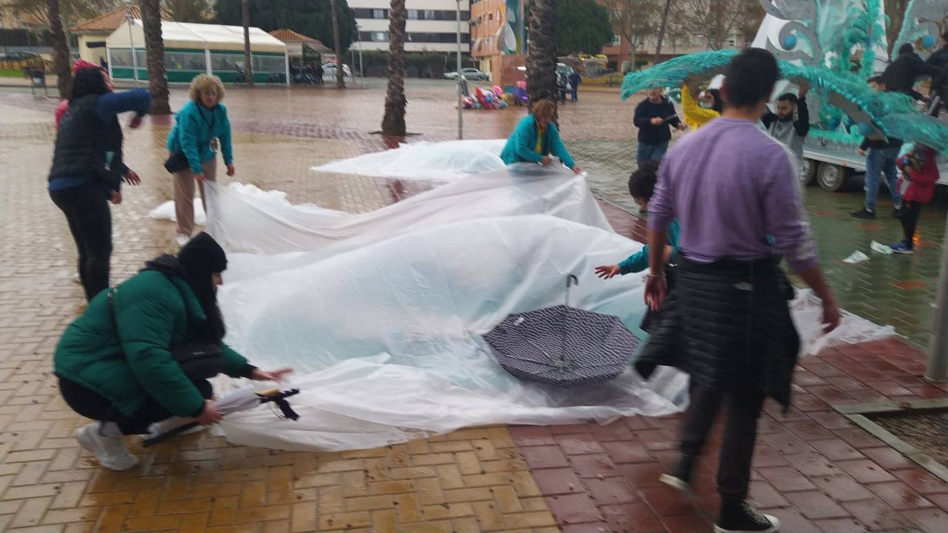 Fotos: La lluvia frustra el desfile de carnaval de Mula