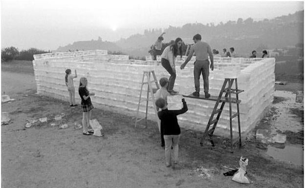 Fluids (1967). La «acción colaborativa» más célebre y ambiciosa de Kaprow. 