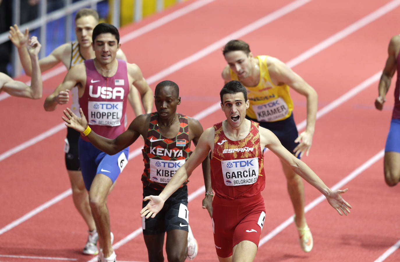 Fotos: El oro de Mariano García en el Mundial de Belgrado de 800 m en pista cubierta