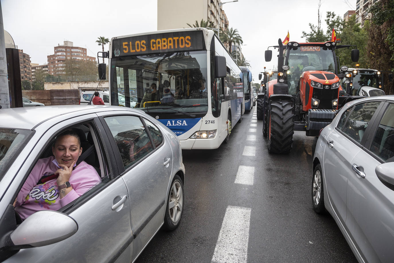 Fotos: Centenares de camioneros colapsan las calles de Cartagena, en imágenes