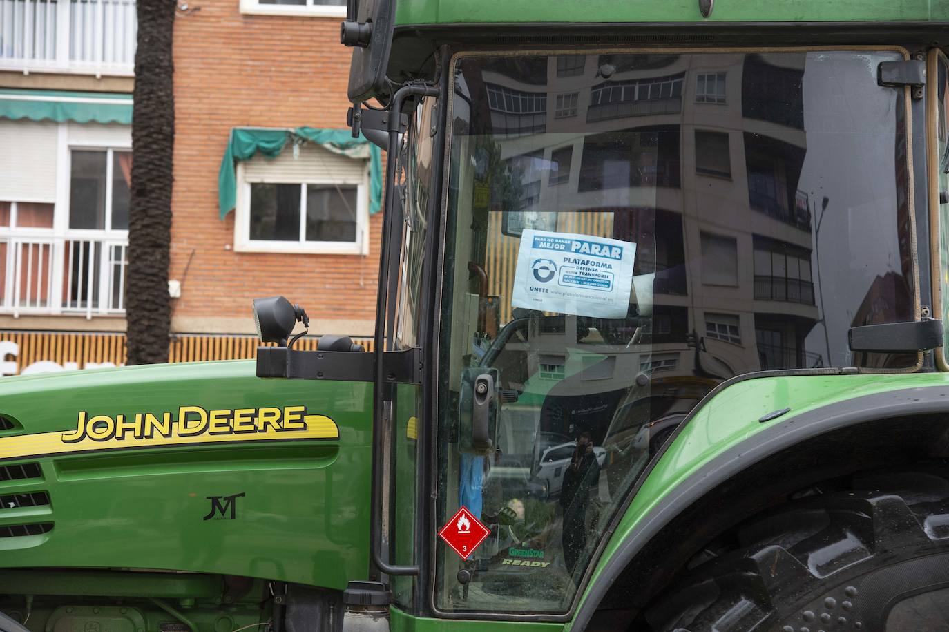 Fotos: Centenares de camioneros colapsan las calles de Cartagena, en imágenes