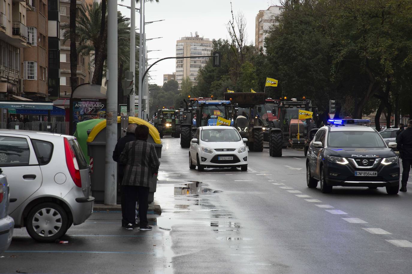 Fotos: Centenares de camioneros colapsan las calles de Cartagena, en imágenes
