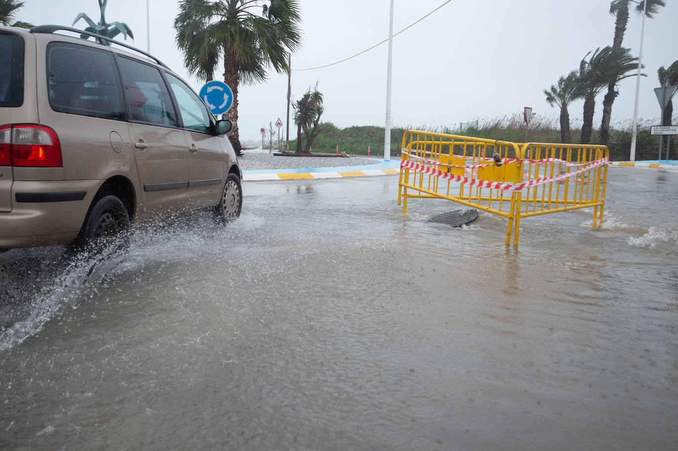 Fotos: La lluvia provoca desprendimientos, caminos inundados y carreteras cortadas en varios puntos de la Región