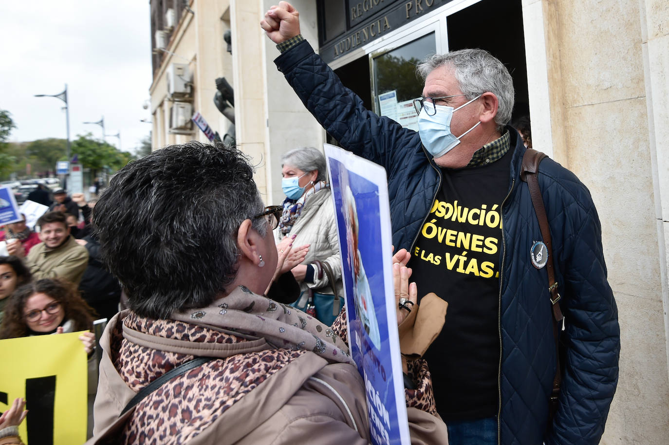 Fotos: Arranca el juicio contra los jóvenes acusados de causar daños en las vías del tren a su paso por Murcia