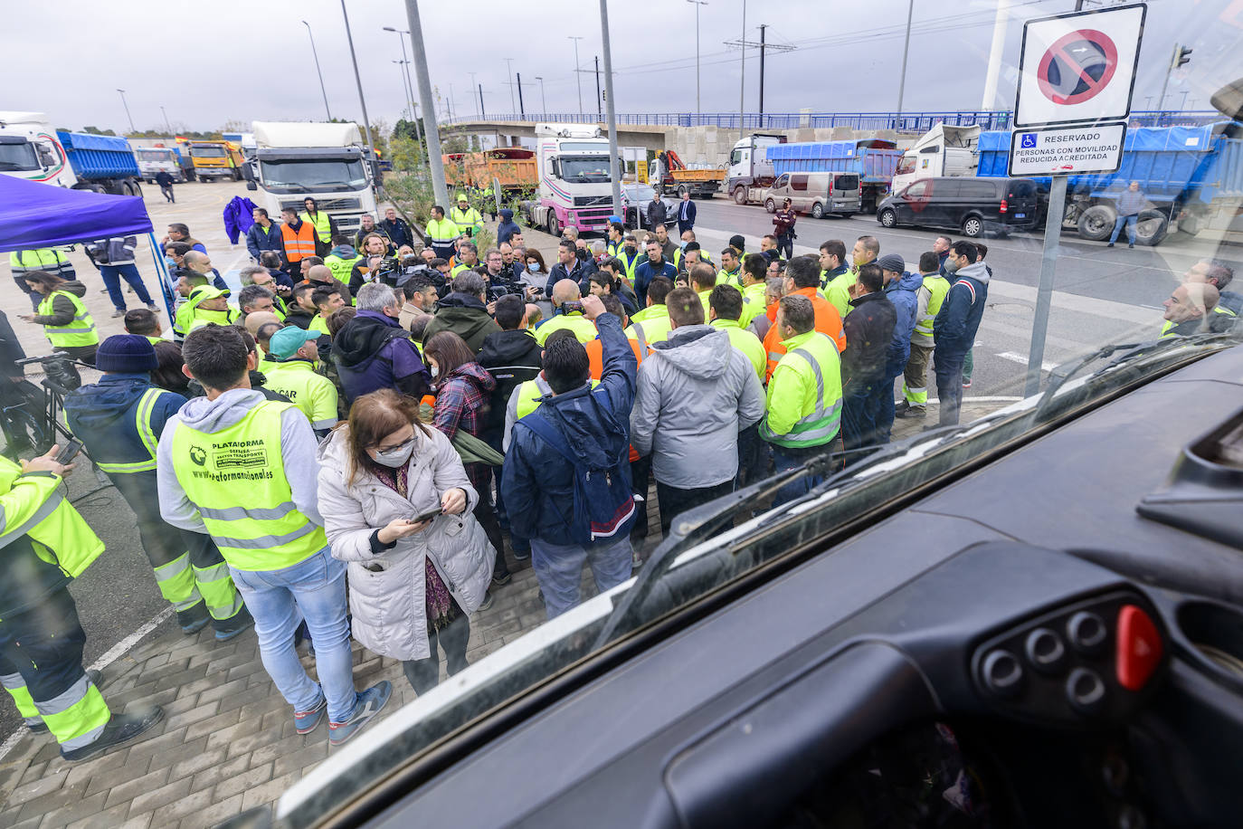 Fotos: Miras respalda a los transportistas y pide bajar el precio del combustible