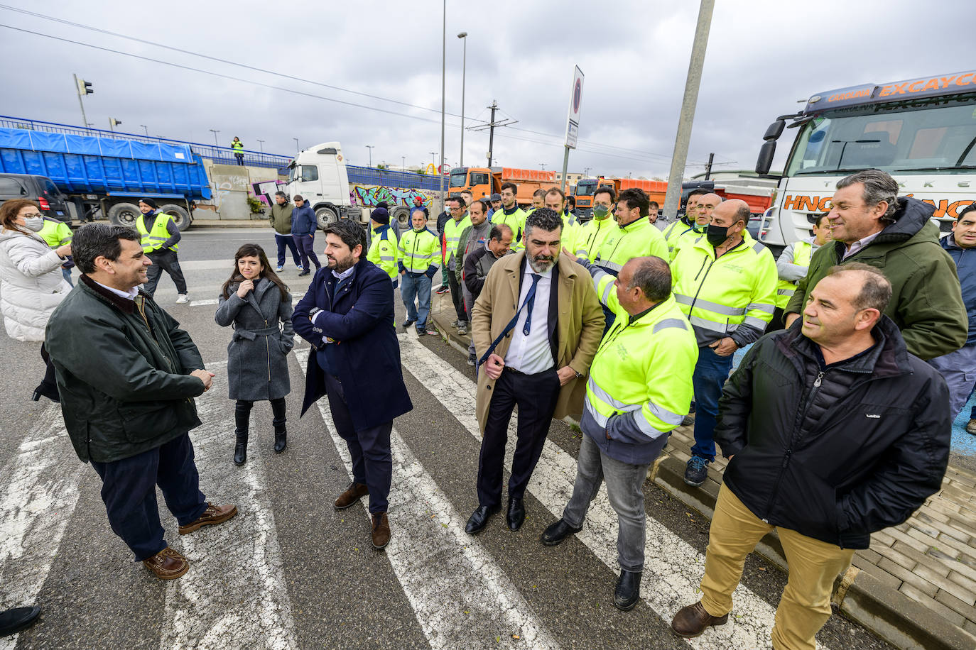 Fotos: Miras respalda a los transportistas y pide bajar el precio del combustible