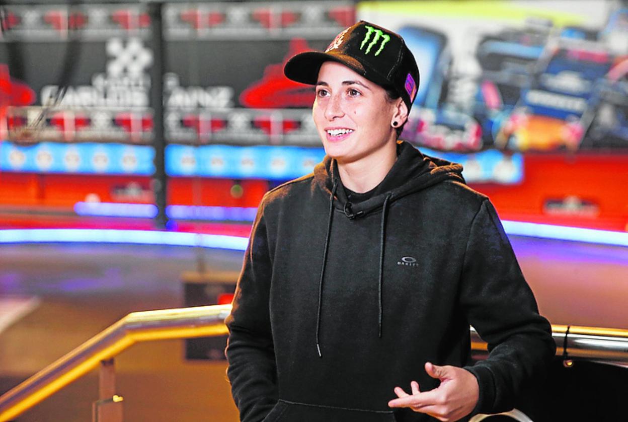 Ana Carrasco, ayer, en el circuito de karting de Carlos Sainz en Madrid. 