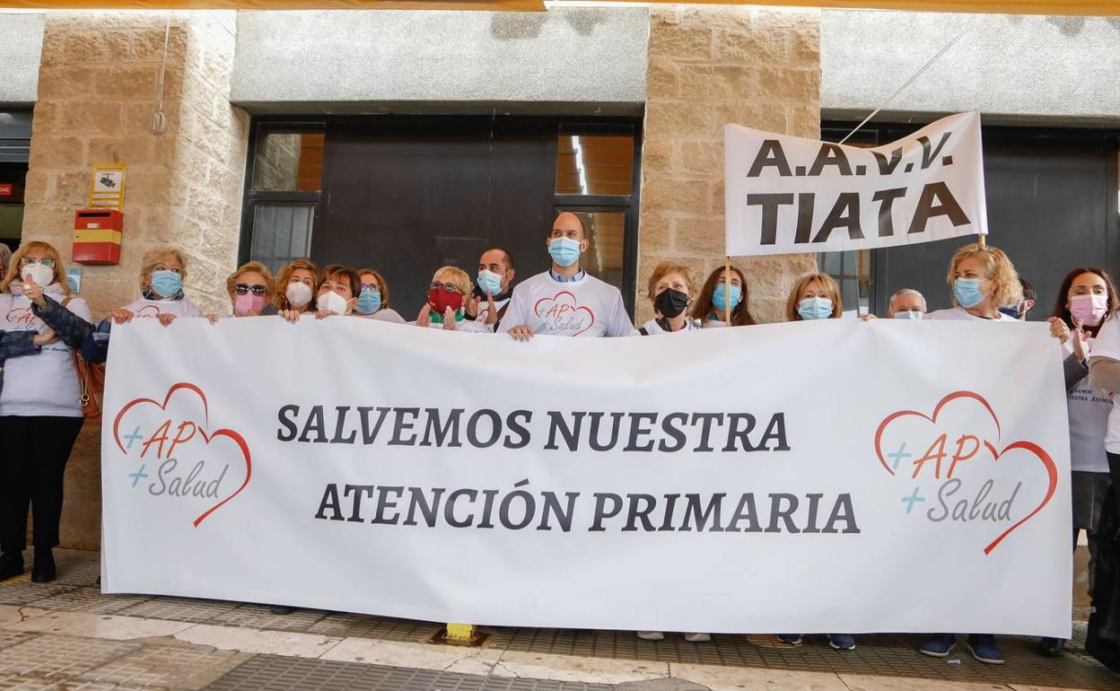 Protesta de médicos de Atención Primaria en Lorca, en una imagen de noviembre pasado. / 