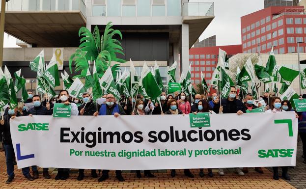 Protesta de los sanitarios, este miércoles, en Murcia. 